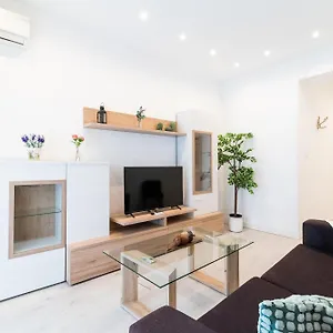https://luminoso-piso-arco-elvira.es-andalucia.com